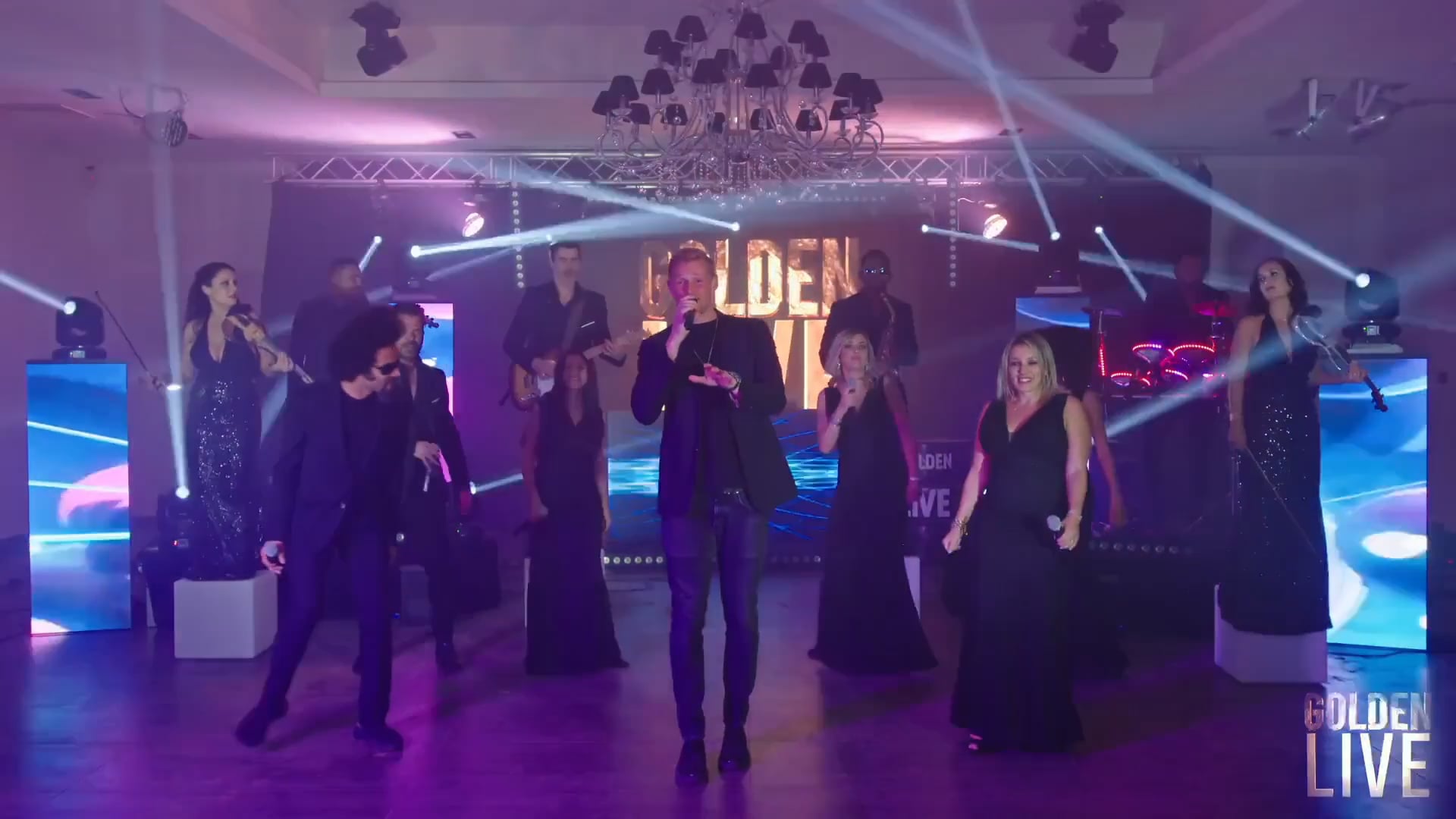 Uptown Funk by Golden live